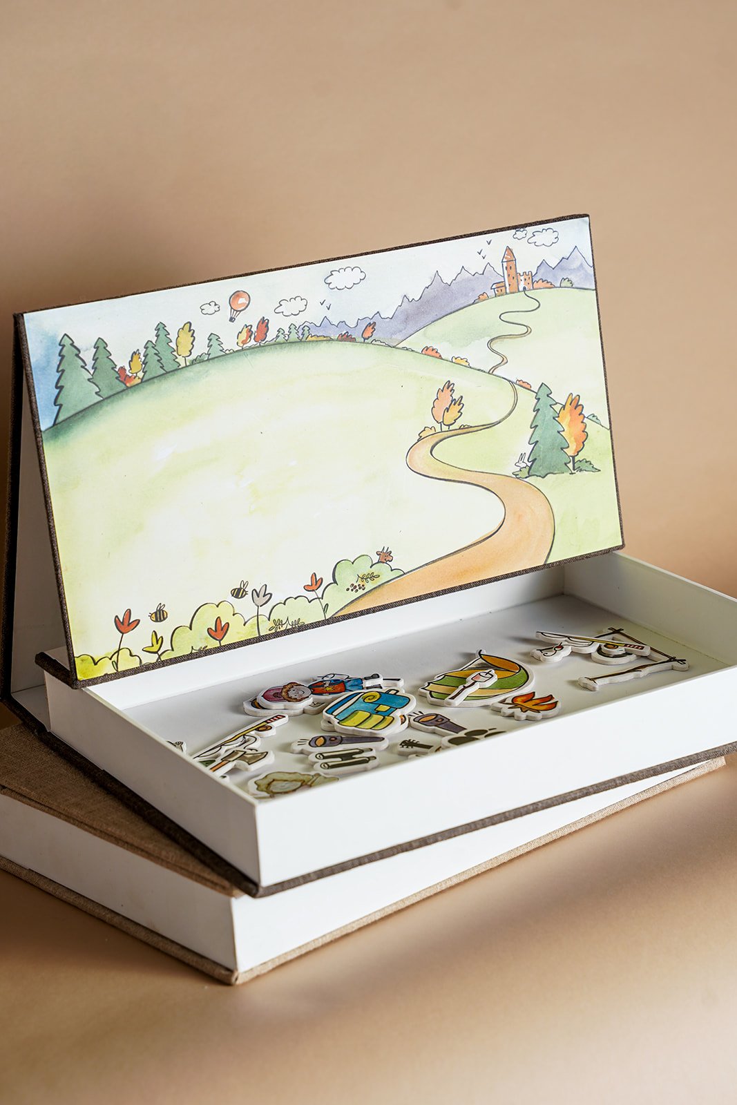 PLAY & DISPLAY BOOK