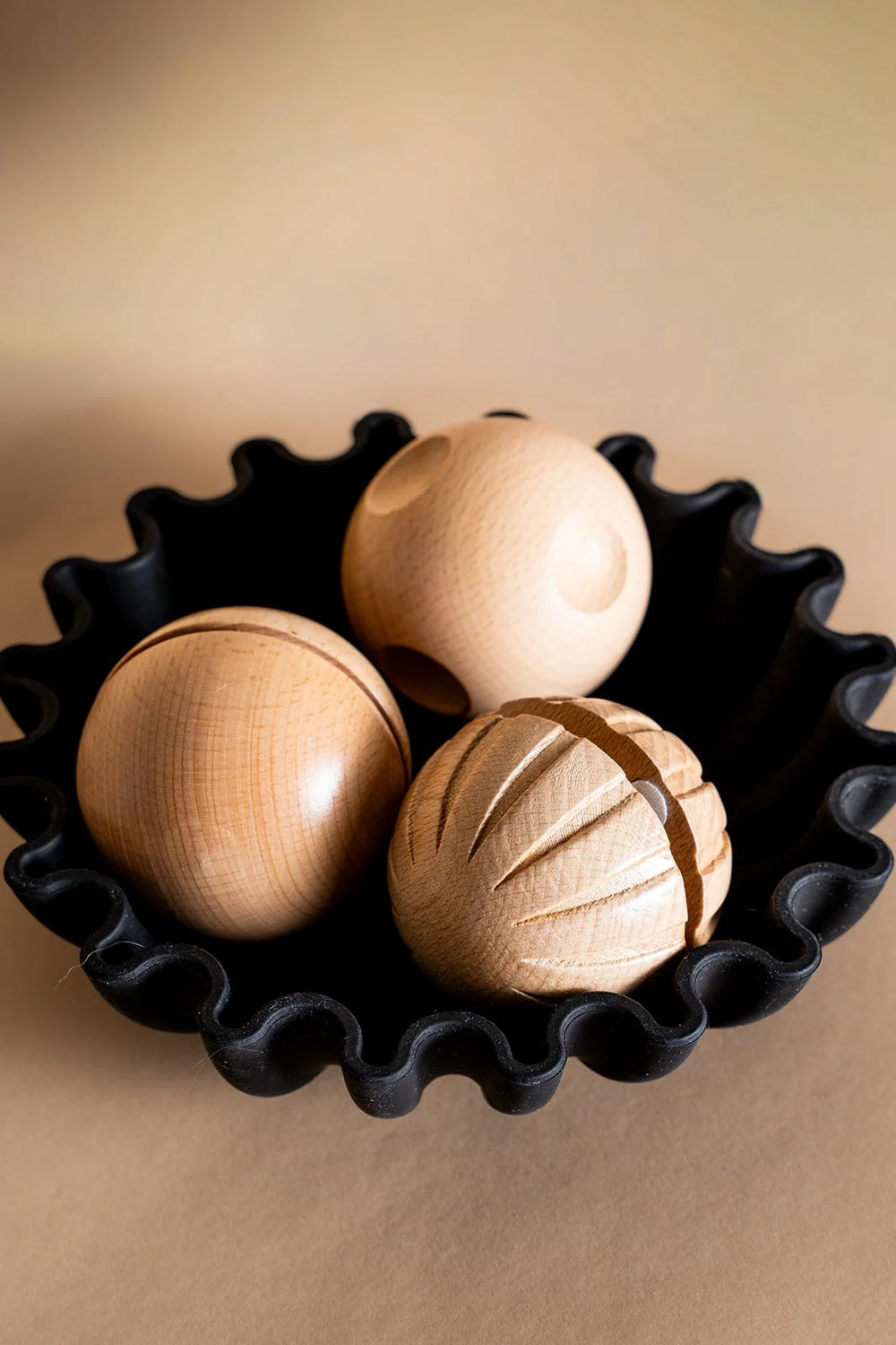 Scalloped Rattle Bowl with Wooden Sensory Balls